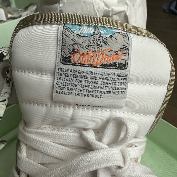 Off-white and grey off-court 3.0 sneakers - Picture 8 of 9